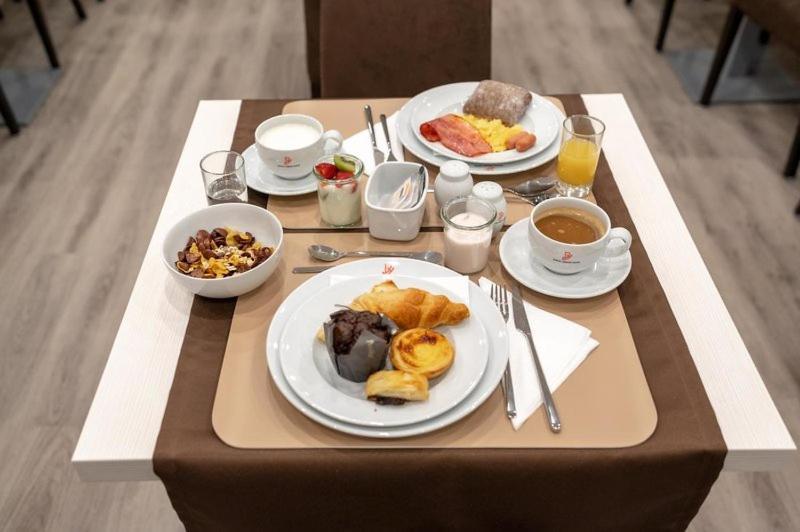 Dinya Lisbon Hotel Екстер'єр фото